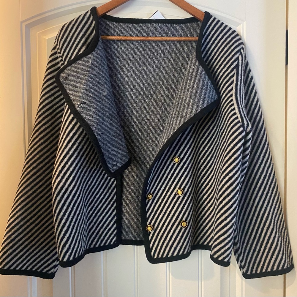 Striped Black and White Jacket - Picture 4 of 6